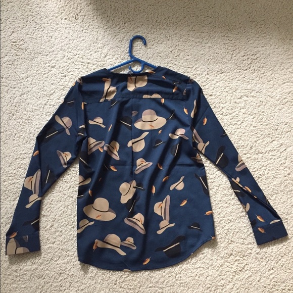 Blouse with fun hat design NWT - Picture 2 of 3